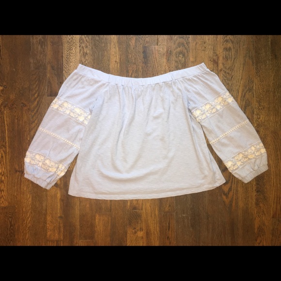 American Eagle off-the-shoulder top - Picture 2 of 4